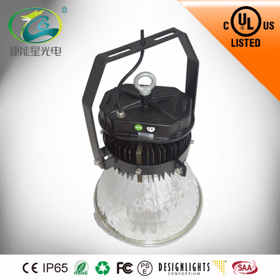 LED塔吊灯应用于香港大湾码头吊机节能改造工程