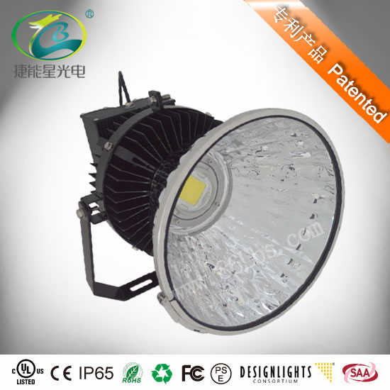 400WLED塔吊灯高尔夫球场灯应用于深圳市高尔夫俱乐部练习场LED照明