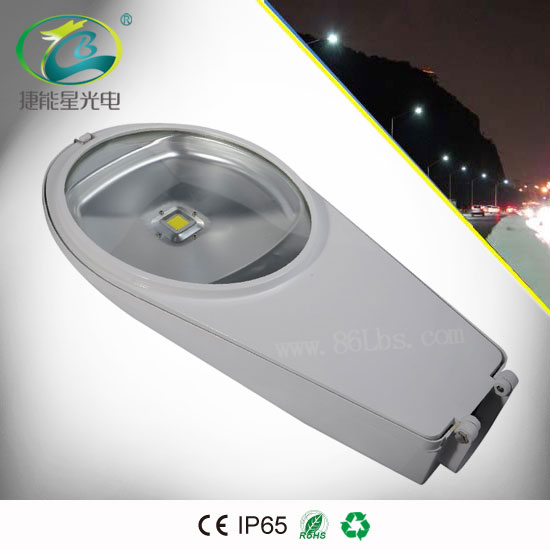 LED路灯耐冲击，抗雷击性强，无此外线和红外线辐射